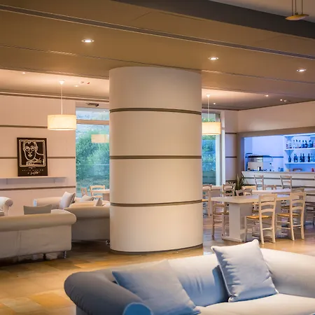 Regiohotel Manfredi مانفريدونيا