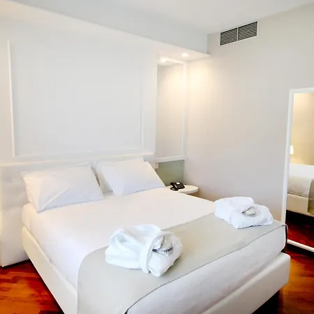 Regiohotel Manfredi فندق مانفريدونيا