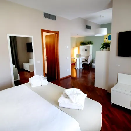 فندق Regiohotel Manfredi 4*
