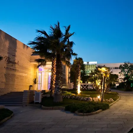 فندق Regiohotel Manfredi 4*