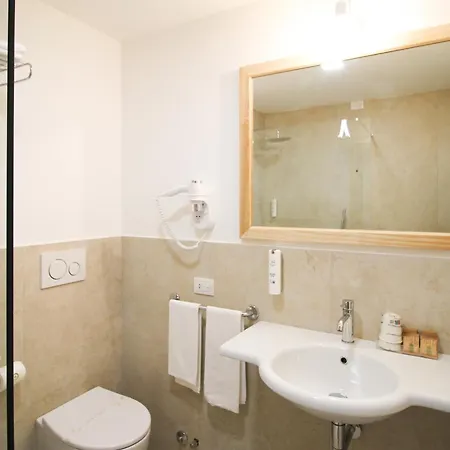 Ξενοδοχείο Regiohotel Manfredi 4*