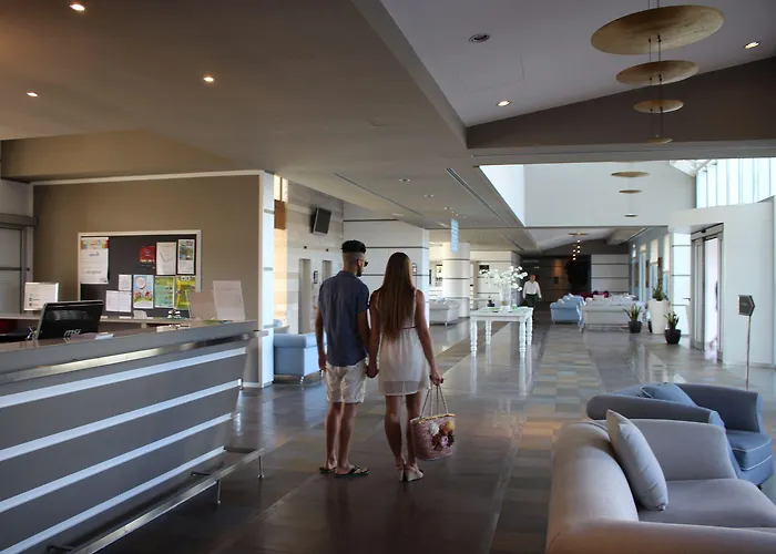 מלון Regiohotel Manfredi 4*
