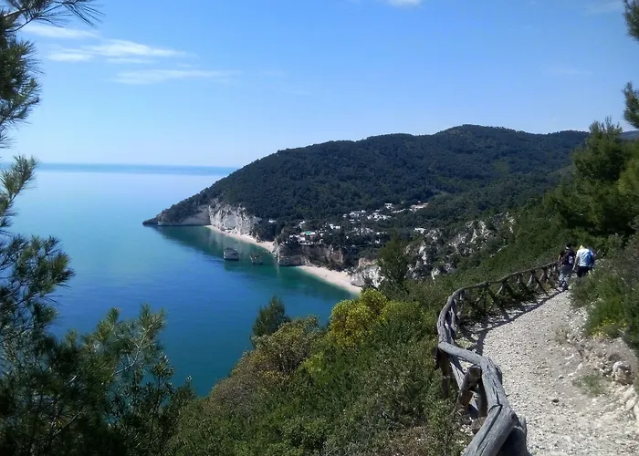 מלון Regiohotel Manfredi 4*